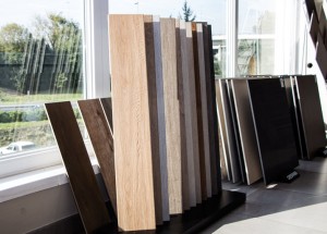 Azulejos efecto madera con distintos acabados en Materiales de Construcción Buenavista